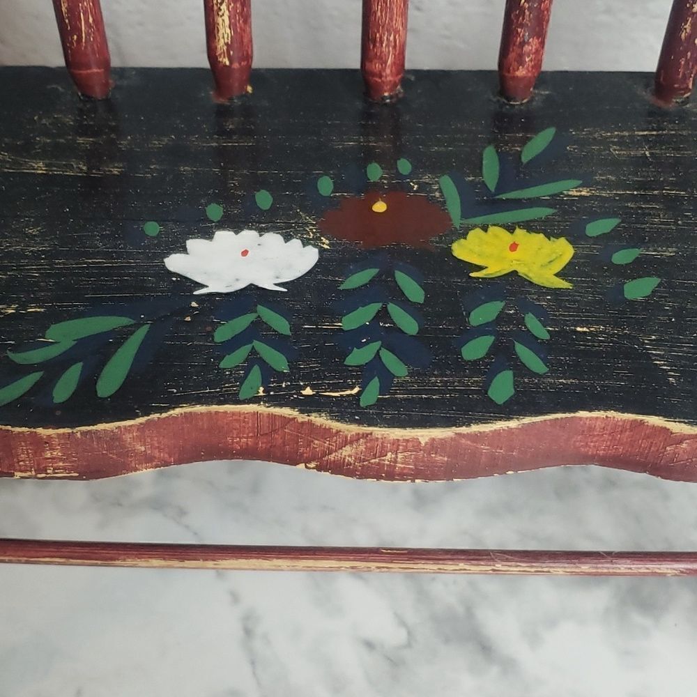 ‎Handpainted Vintage Primitive Mini Chair - Picture 3 of 11